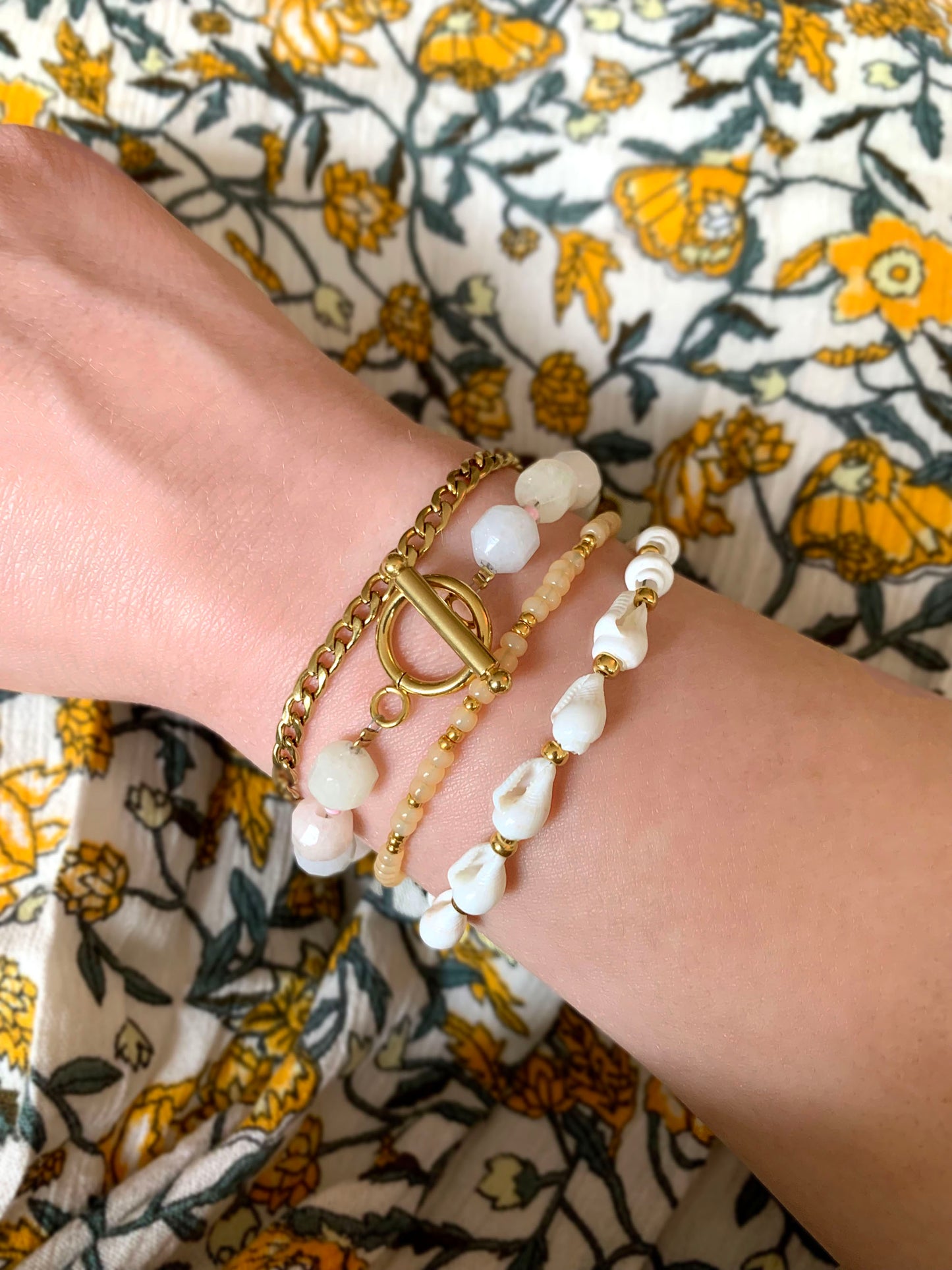 Armband Pastels | Armband met slotje en grote kralen in pastelkleuren