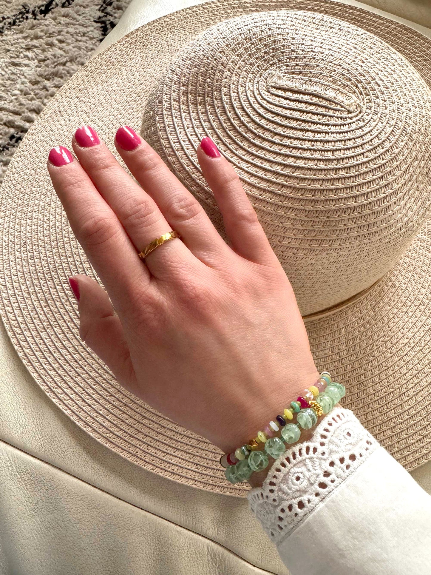 Groene armband met platte kralen