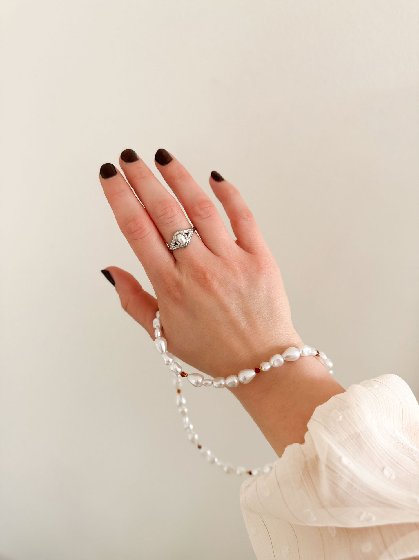 Zilveren ring met parel en vintage look