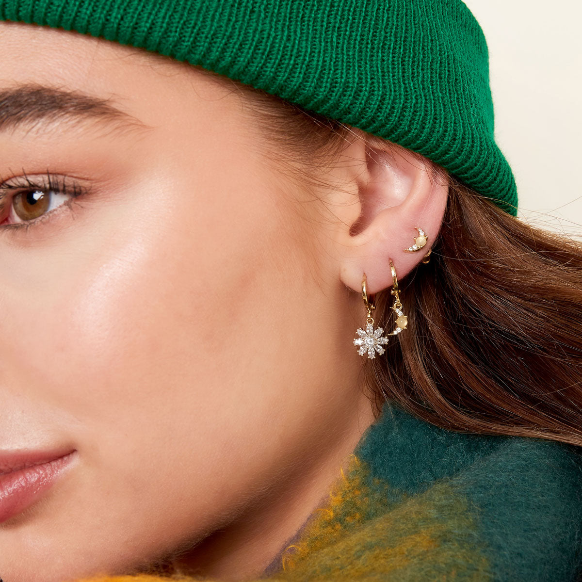 Studs Bright Moon Goud