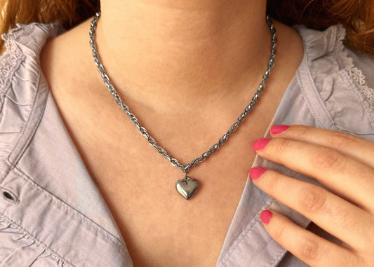 Sieraden & halslijnen: zo kies je de juiste ketting bij jouw outfit