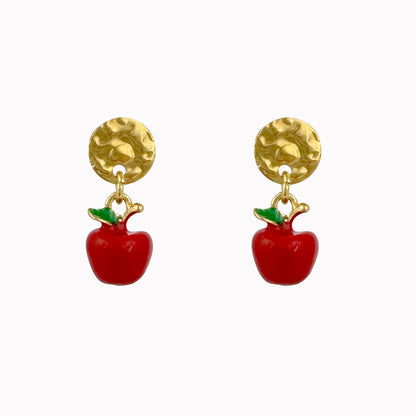 Gouden oorhangers met rode appel bedel