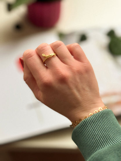 Verstelbare gouden ring met slang