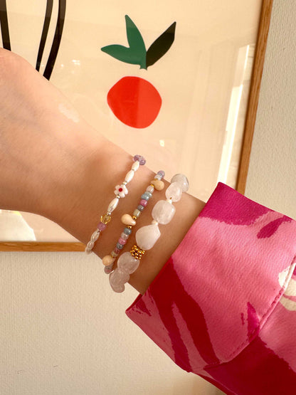 Zilveren kralen armband met bloem en gekleurde kralen