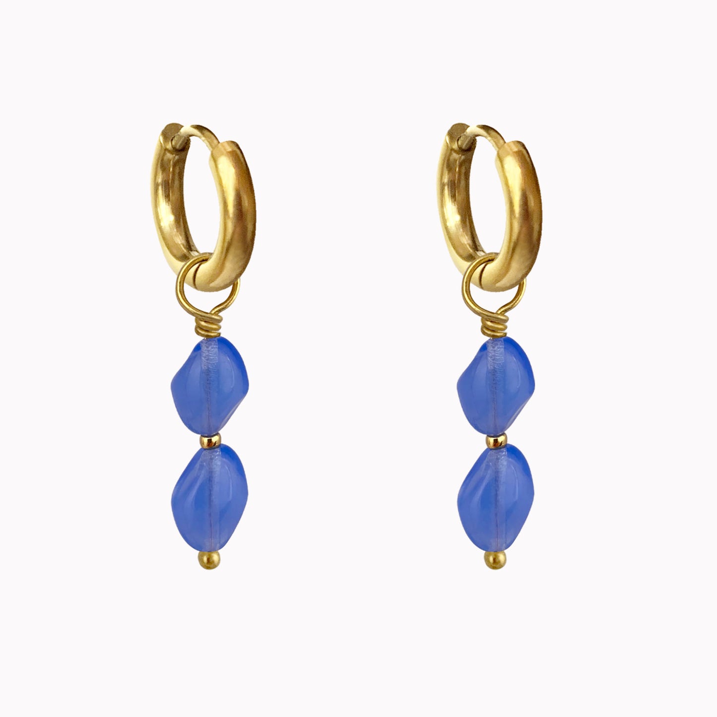 Pacific Earrings Gold | Gouden oorringen met blauwe kralen