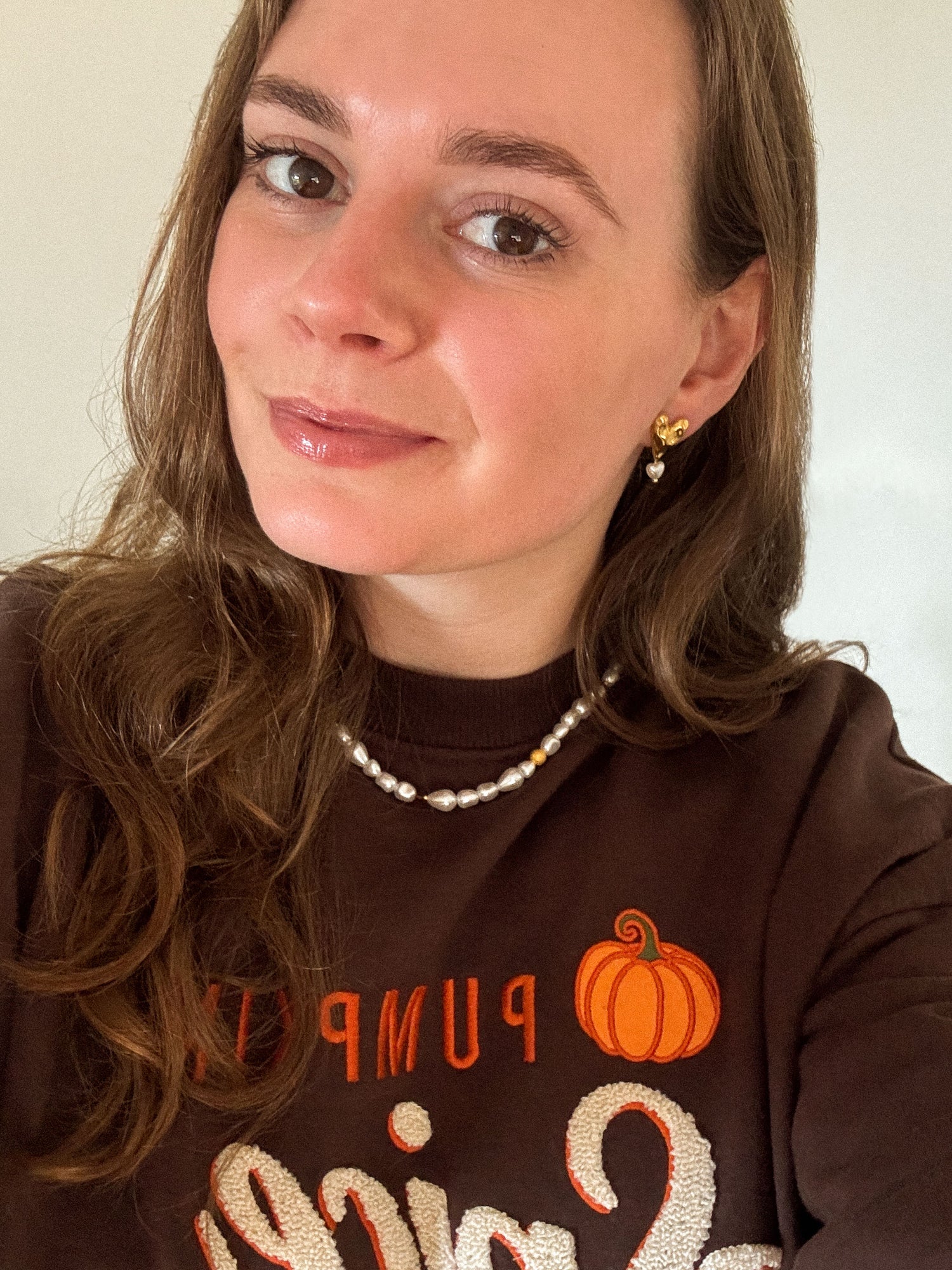 Ketting en oorbellen met hartje en parels