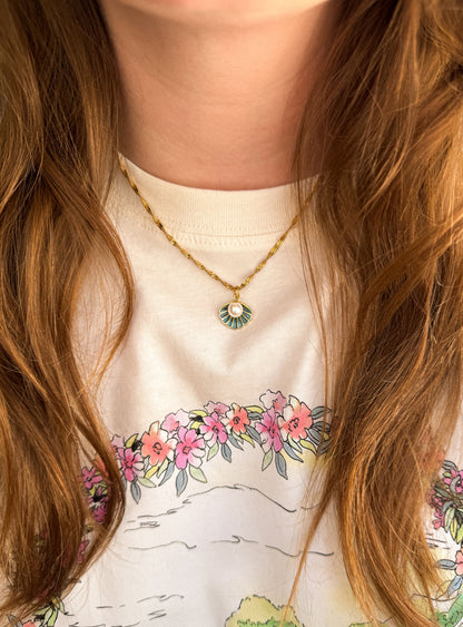 Gouden ketting met bedel oester met parel