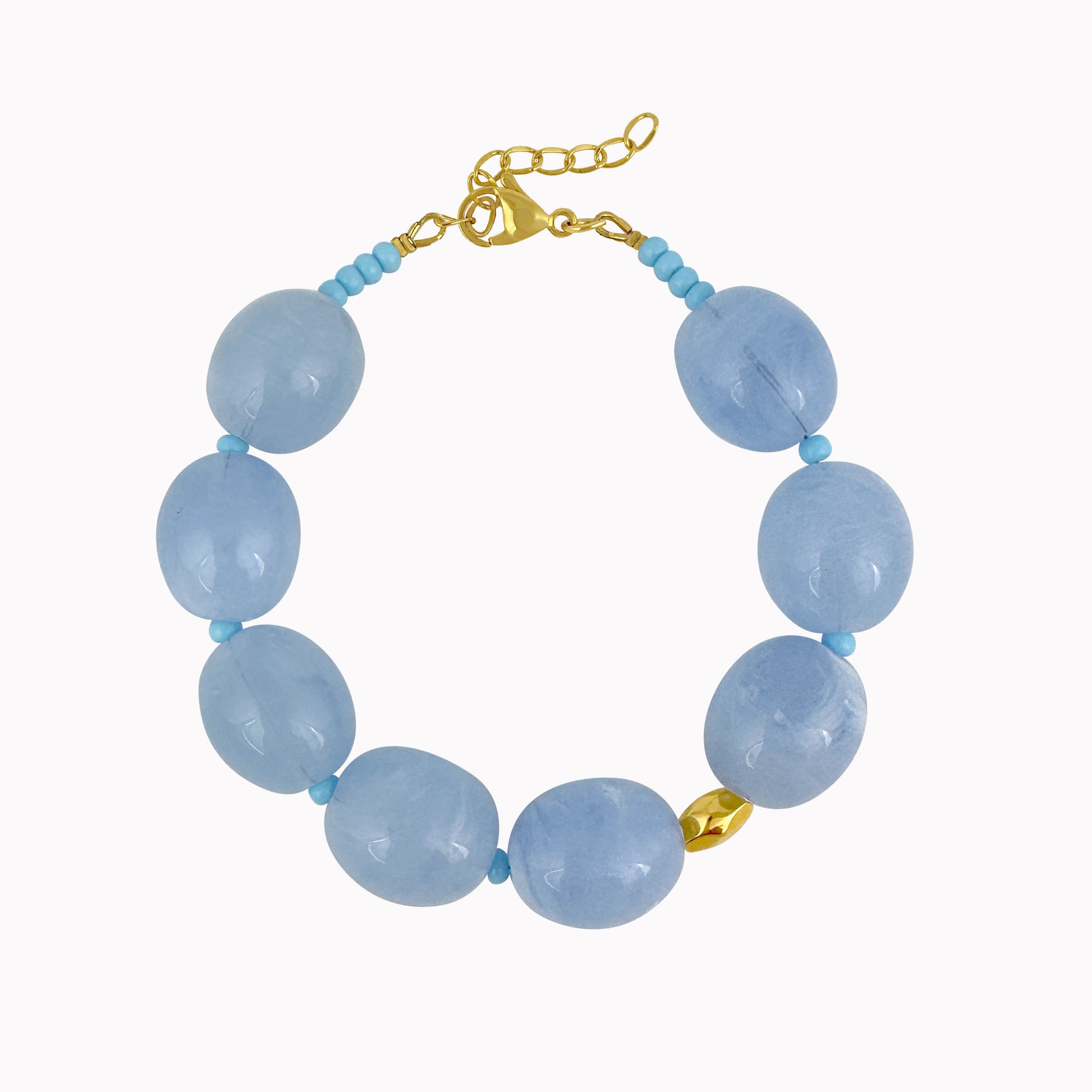 Lichtblauwe statement kralenarmband