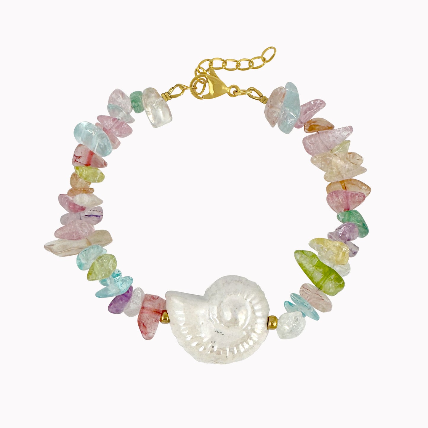 Armband met gekleurde chipstones en schelp