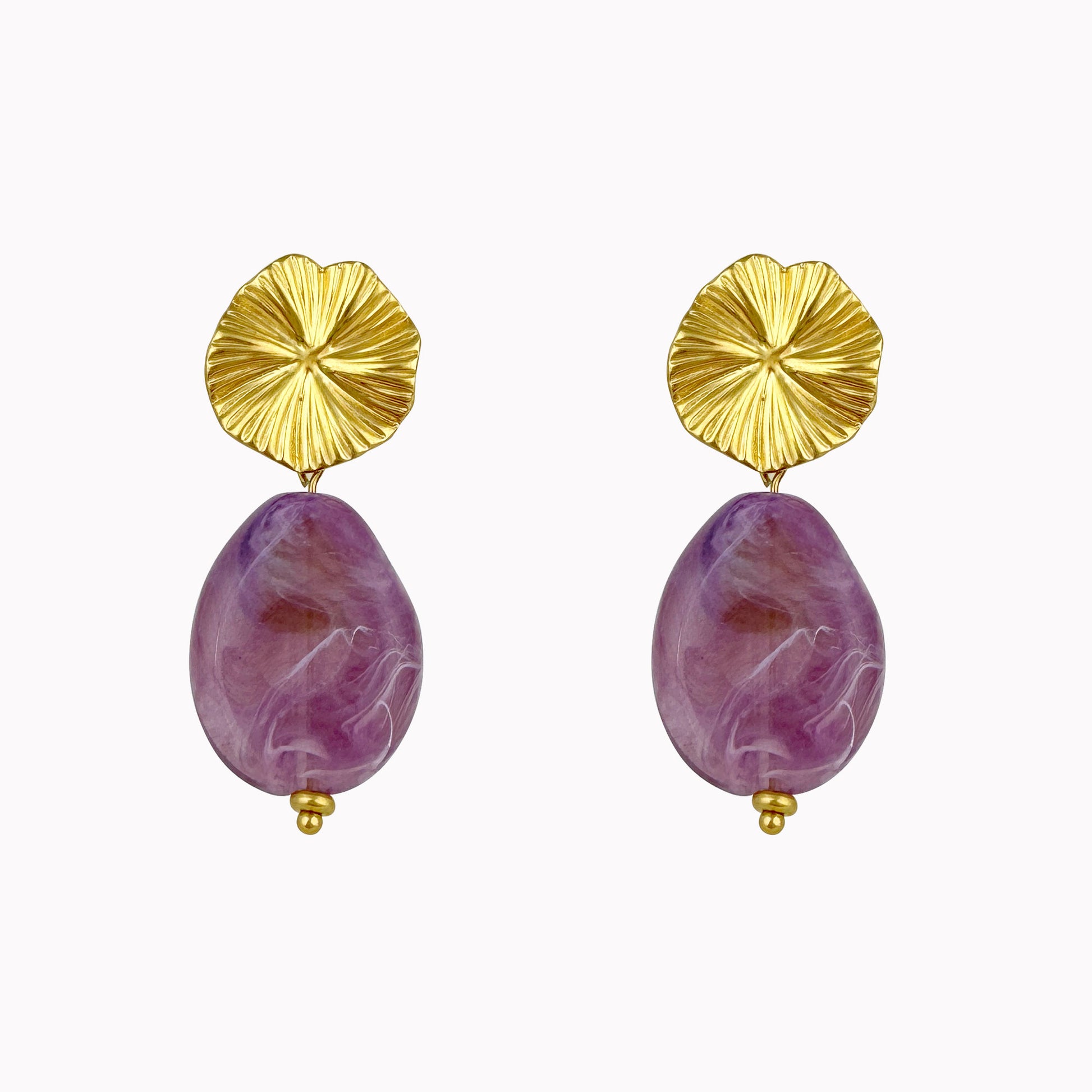 Gouden statement oorhangers met paarse steen