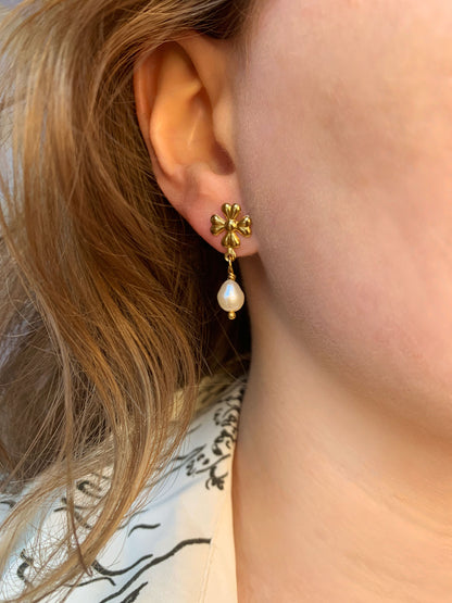 Studs Flower Pearl