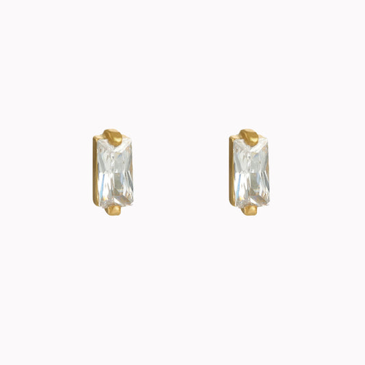 Studs Sparkling Stone